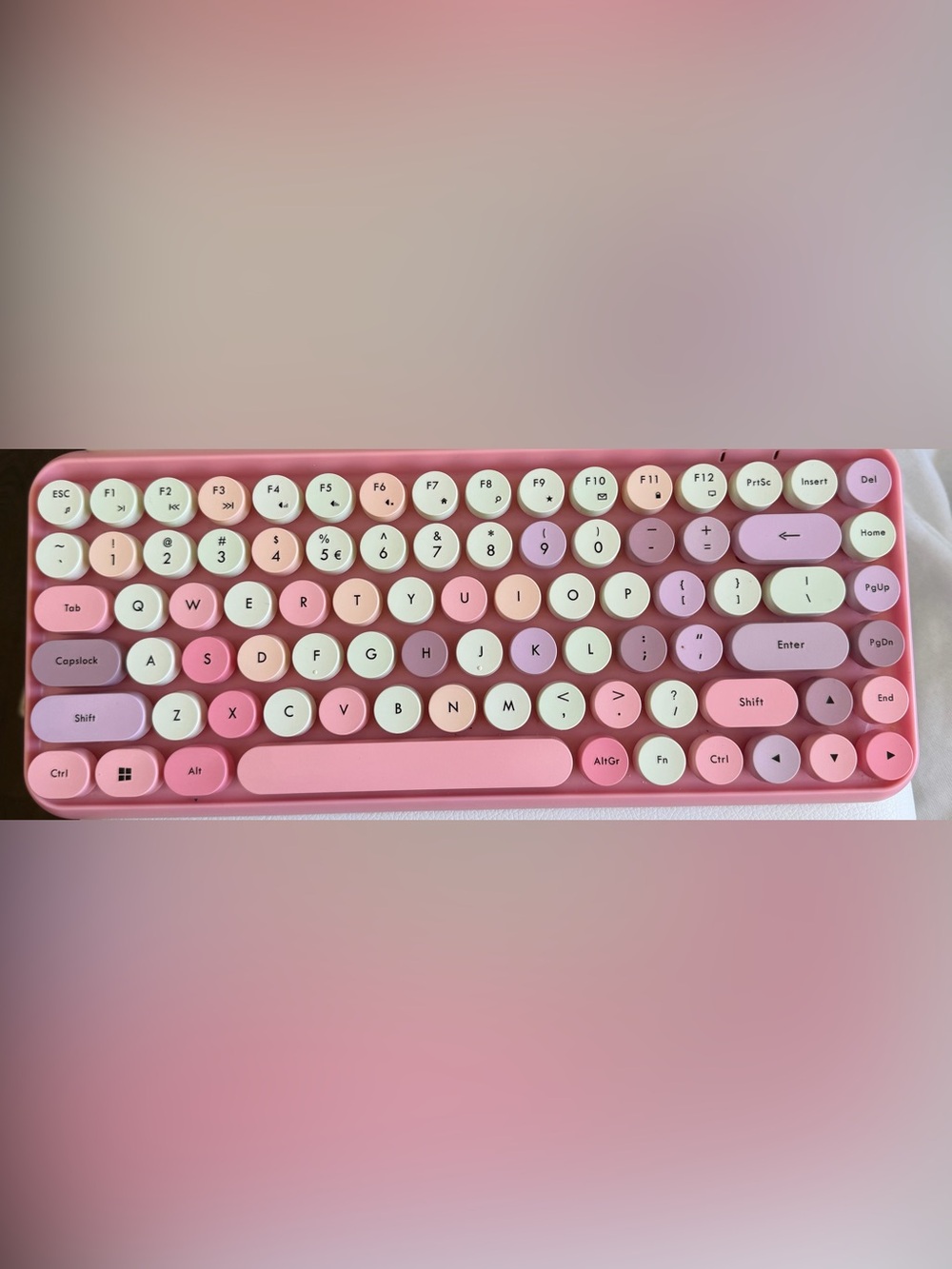 Wireless Pink Retro Round-Key Keyboard - Stylish Compact Design